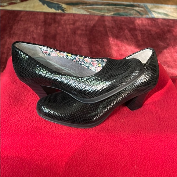 Hotter Black Heels - Picture 4 of 7